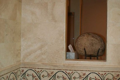 Example of a classic bathroom design in Orange County