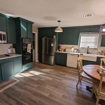 Contemporary Kitchen Remodel Done With New Cabinets