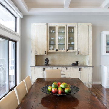 A Minnesota Lakehouse Transformed with Exotic Spice