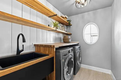 Example of a laundry room design in Denver