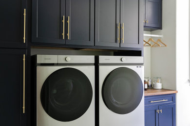 Laundry room photo in Other
