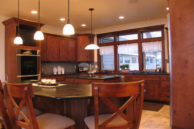 Kitchen - kitchen idea in Seattle
