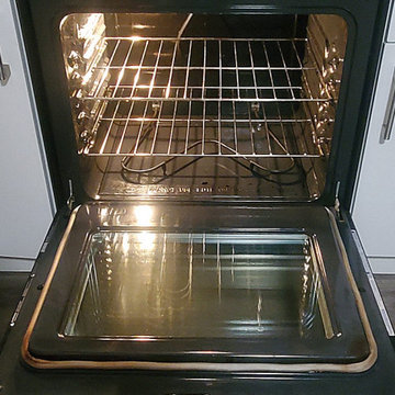 Move out deep cleaning of a house modern new house located in Maple Ridge BC Can