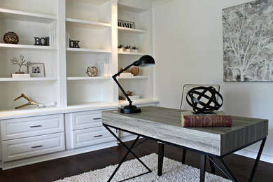 Inspiration for a modern home office in Toronto.