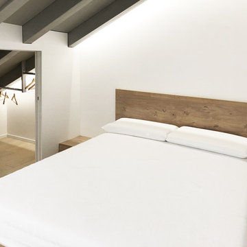 Appartamento mansardato al mare, arredo su misura.