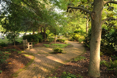 This is an example of a traditional landscaping in Baltimore.