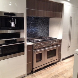 Aggressive Appliances Showroom Kitchens - Microwave Ovens