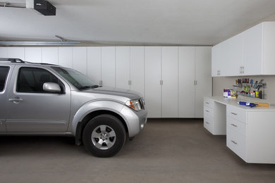 Свежая идея для дизайна: гараж в классическом стиле - отличное фото интерьера