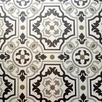 Stunning White | Black