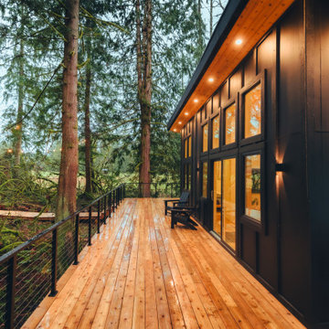 Luxury Tiny Home in Washington & Muzata Cable Railing
