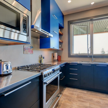 1499/1499B Trail Way - $1,695,000 – MLS Res 885121 / Com 885130