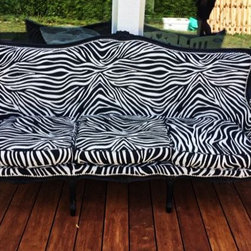 Un canap&eacute; au style unique - Living Room Furniture Sets
