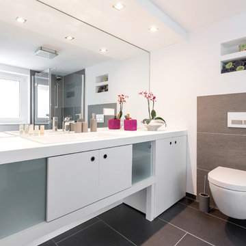 Modernes Badezimmer