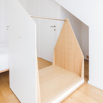 Dressing et table de chevet Pô courbes sous les toits