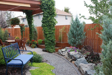 Inspiration for a small southwestern drought-tolerant backyard garden path in Other.