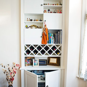 Alcove furniture with vine storage