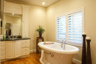 Example of a tuscan bathroom design in San Diego