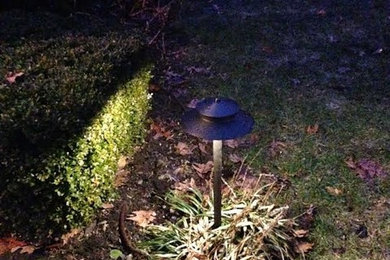Inspiration for a traditional landscaping in New York.