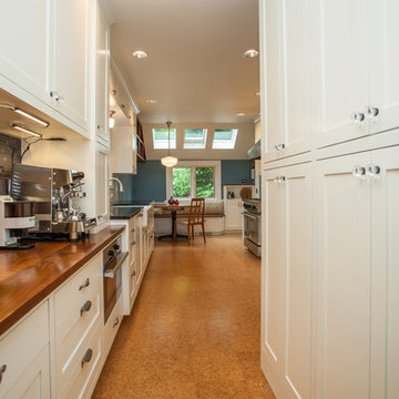 Portland West Hills - Crisp and Classic Kitchen Remodel