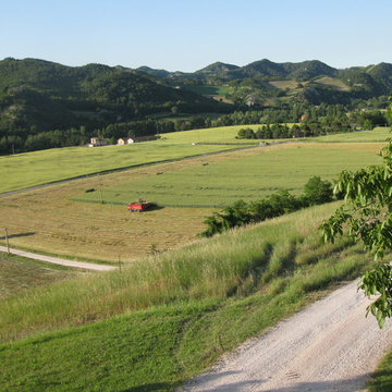 For sale farmhouse in Sant'Angelo in Vado, Le Marche, central Italy