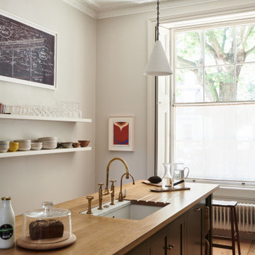 The Regent's Park Kitchen by deVOL