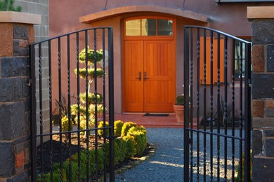 Example of a tuscan entryway design in Portland