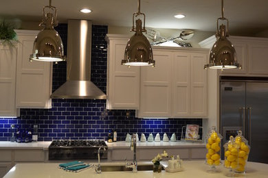 Example of an eclectic kitchen design in Los Angeles