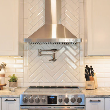 Fabuwood Onyx Kitchen by Lauren