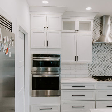 White & Black Modern Farmhouse Kitchen