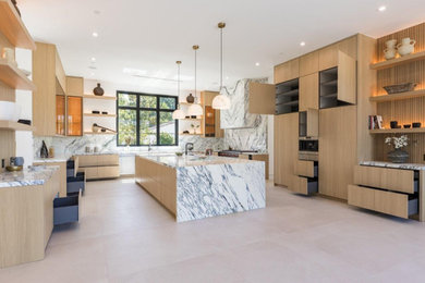 Minimalist kitchen photo in San Diego