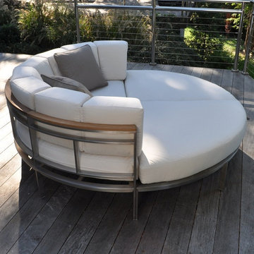 Kingsley-Bate Tivoli Stainless Steel and Teak Outdoor Furniture
