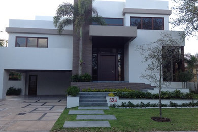 Entryway - contemporary entryway idea in Miami