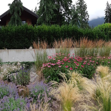Concealed concrete retaining walls