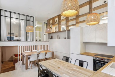 Idées déco pour une salle à manger contemporaine.