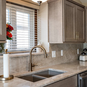 Showplace Edgewater SP Kitchen in Maple Sparrow