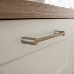 Nolte Kitchens UK Frame Lack - Cabinet And Drawer Handle Pulls