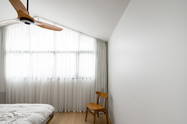 Contemporary Bedroom by Urban Creative Studio