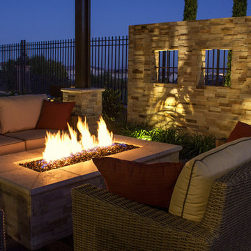 OUTDOOR LIVING