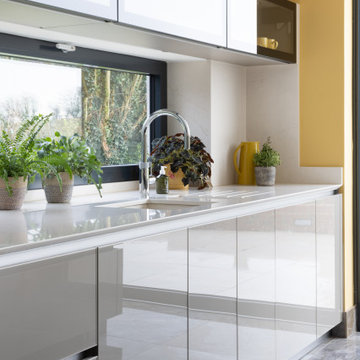 Contemporary Handleless Intuo Kitchen with T-shaped Island