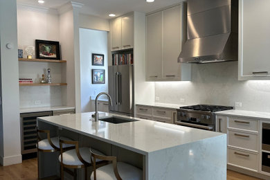Example of a trendy kitchen design in Tampa