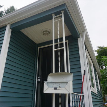 Quest Vinyl siding in Portsmouth Blue