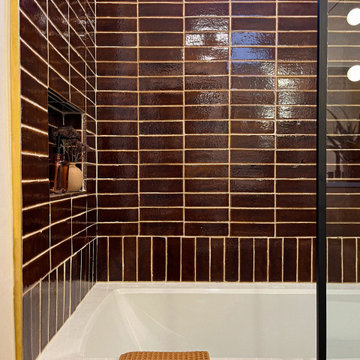 Columbia Plateau Tub Surround