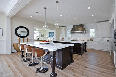 Elegant kitchen photo in Los Angeles