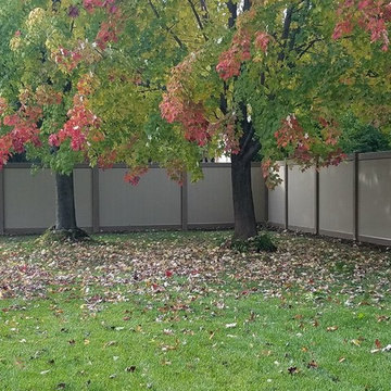 Green Teak Frame, Adobe Pickets Vinyl Fence