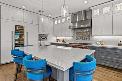 Kitchen - traditional kitchen idea in Other