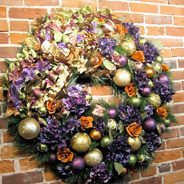 Office Space Waiting Area Holiday Decor