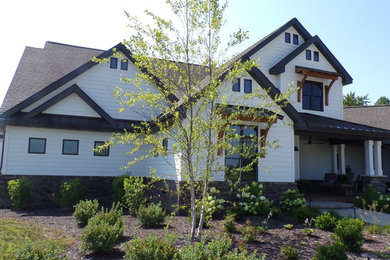 Inspiration for a farmhouse exterior home remodel in Chicago