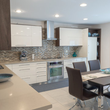 Beige high-gloss kitchen in Toronto