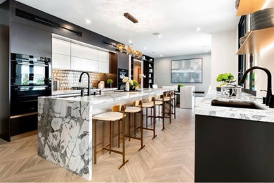 Minimalist home design photo in Orlando