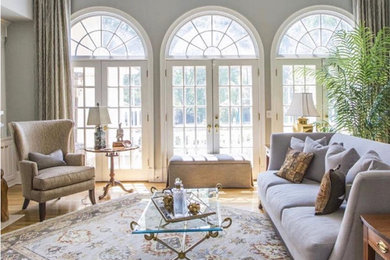 Inspiration for a transitional home design remodel in Los Angeles